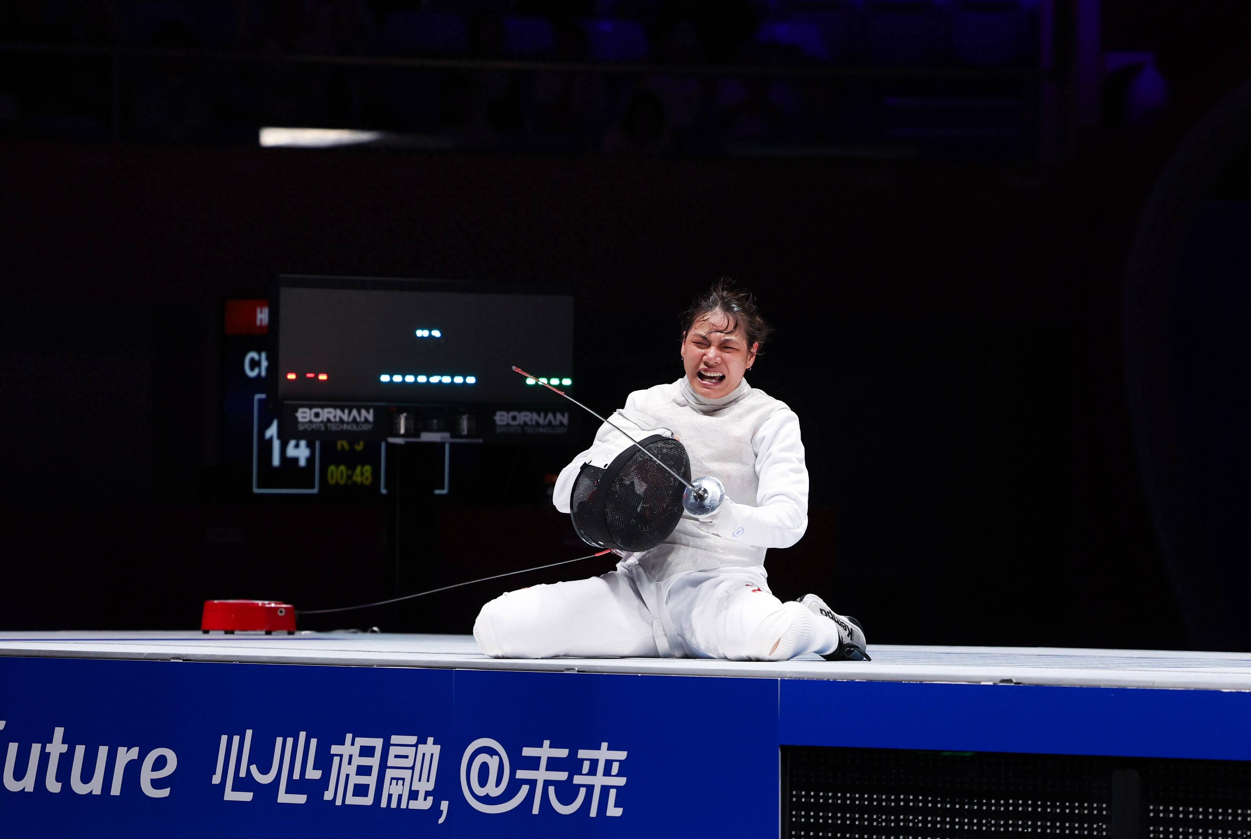 墨西哥女子击剑选手表现出色，夺得冠军