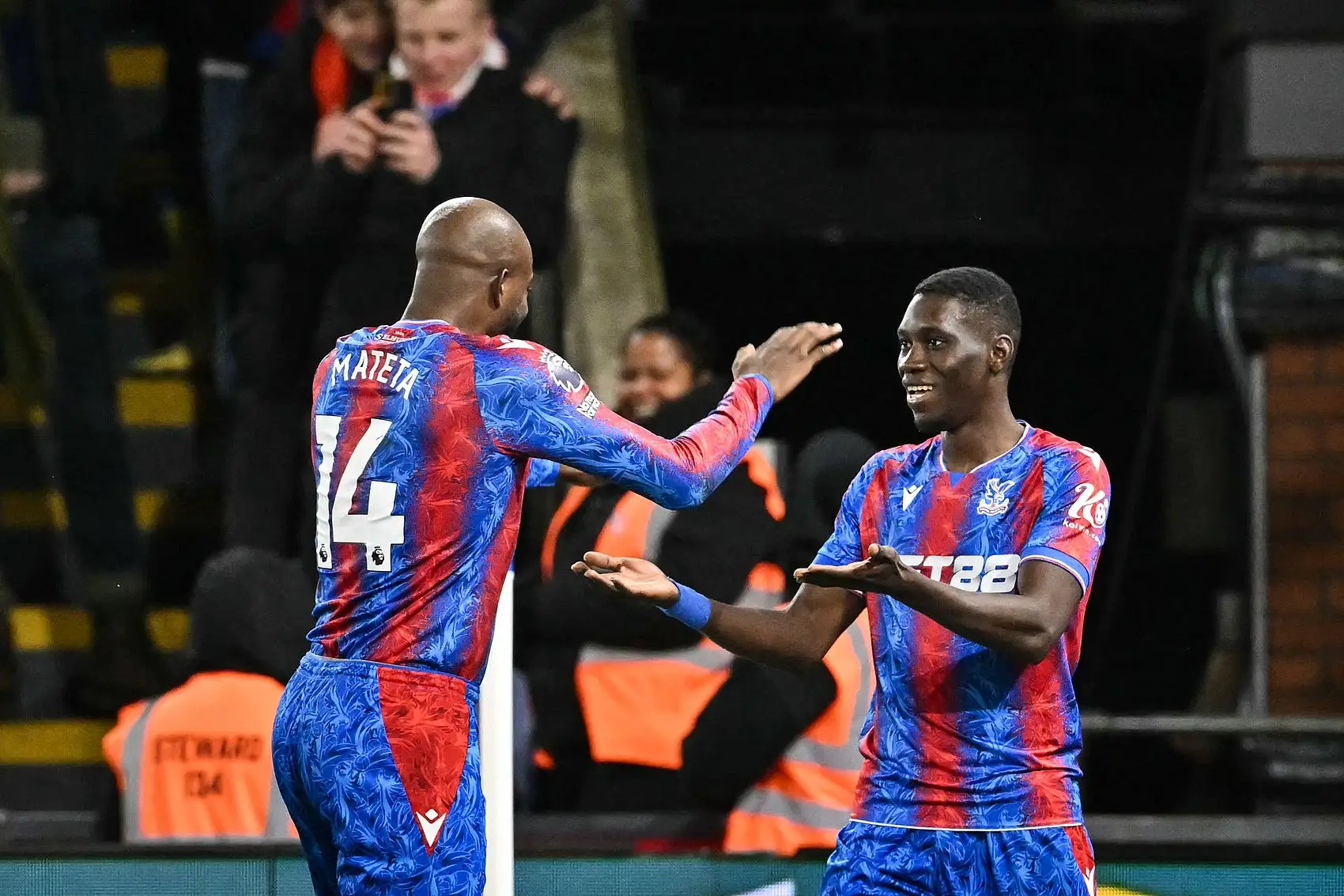 包含荷兰鏖战塞内加尔,苏亚雷斯绝境逆转的词条 包含荷兰鏖战塞内加尔,苏亚雷斯绝境逆转的词条